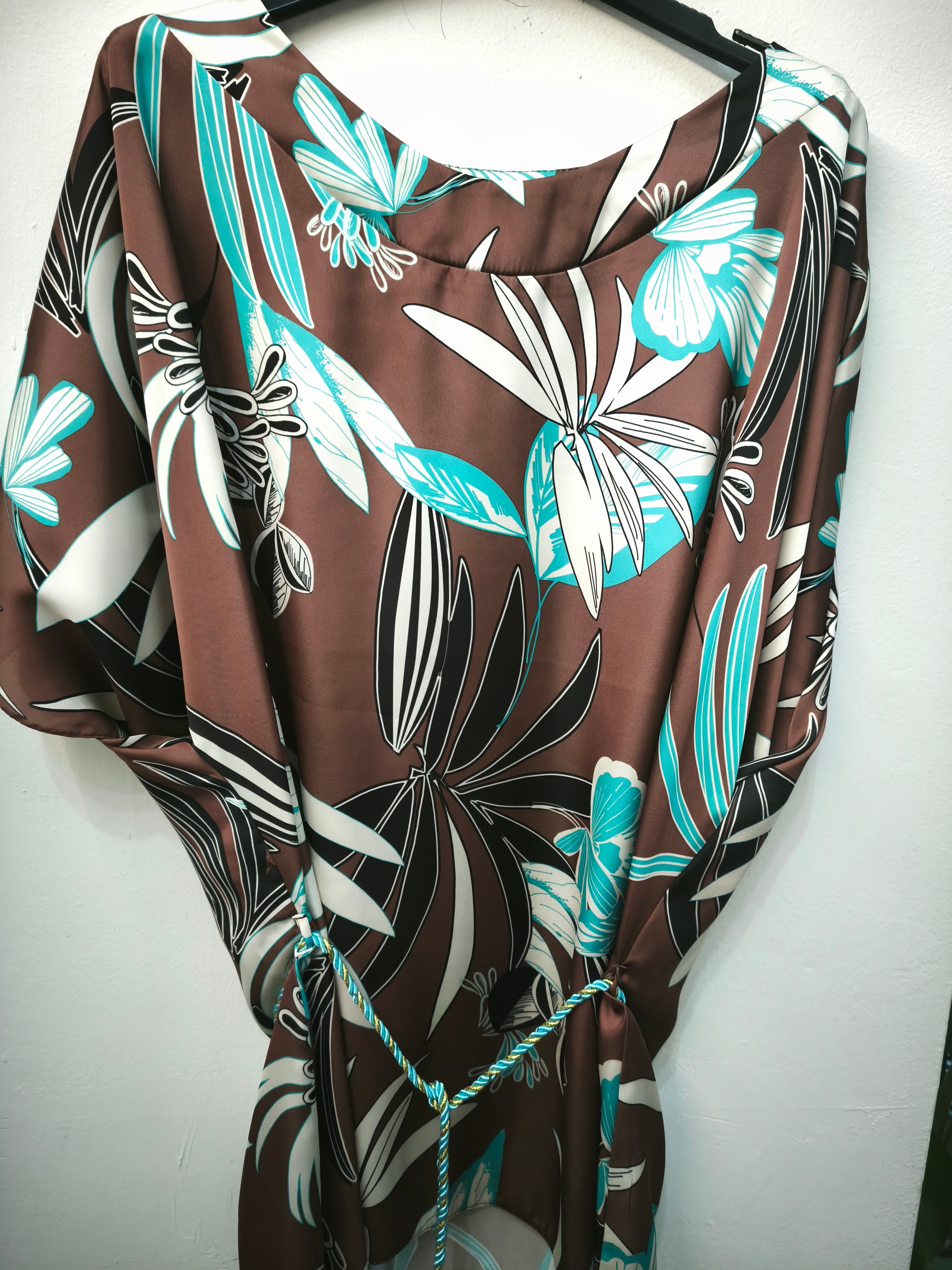 Maglia floreale marrone