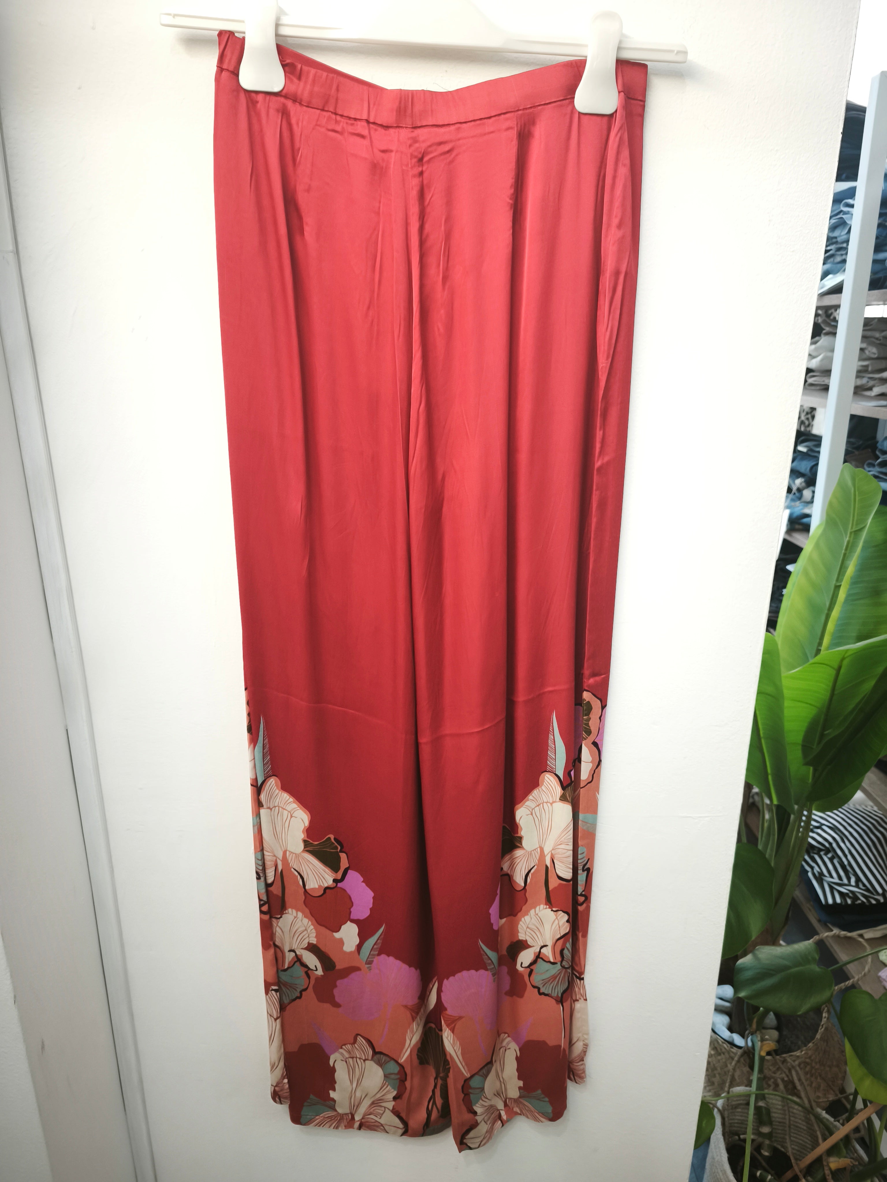 Pantalone rosso floreale