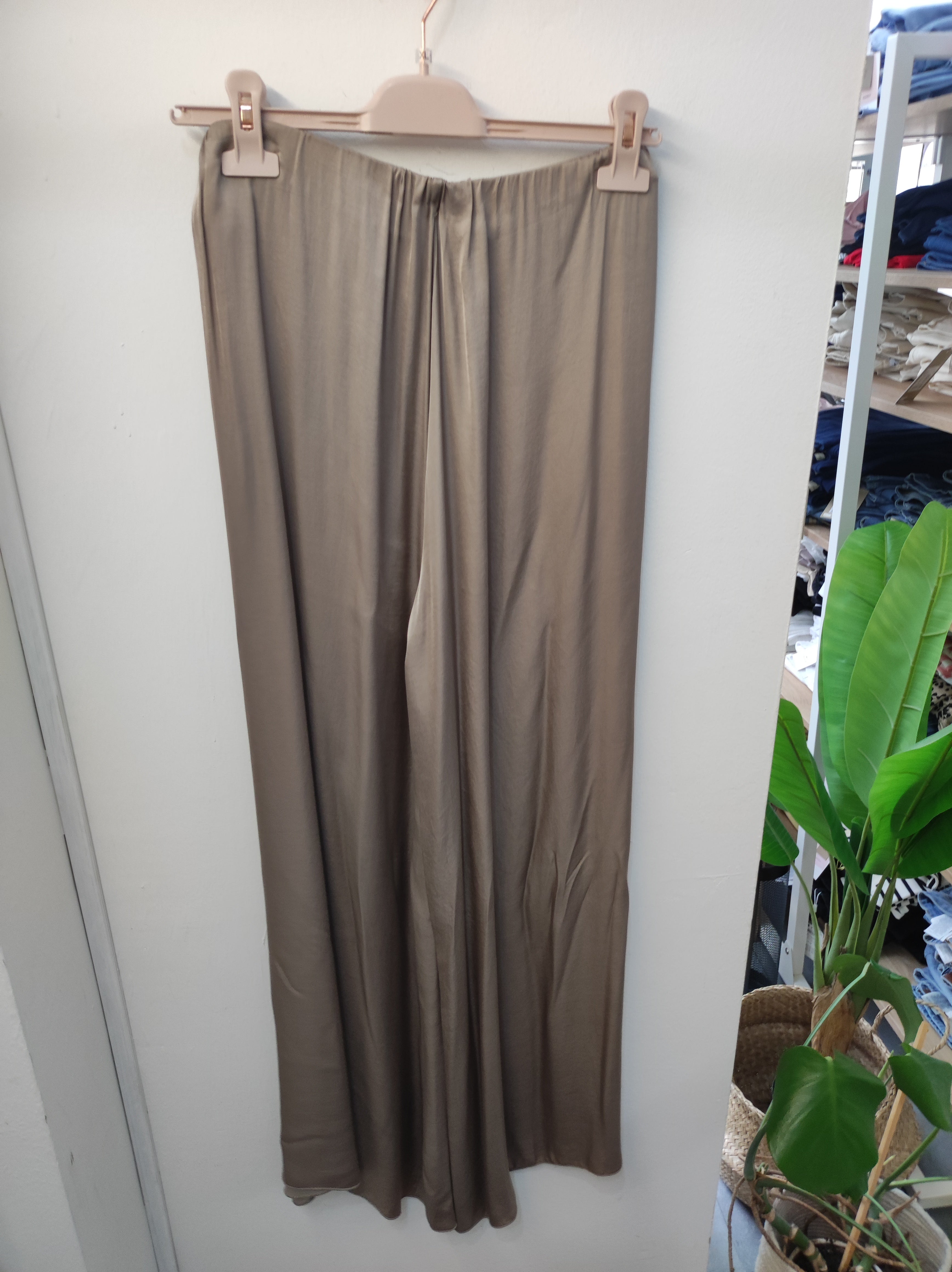 Pantalone midi largo in fondo fango