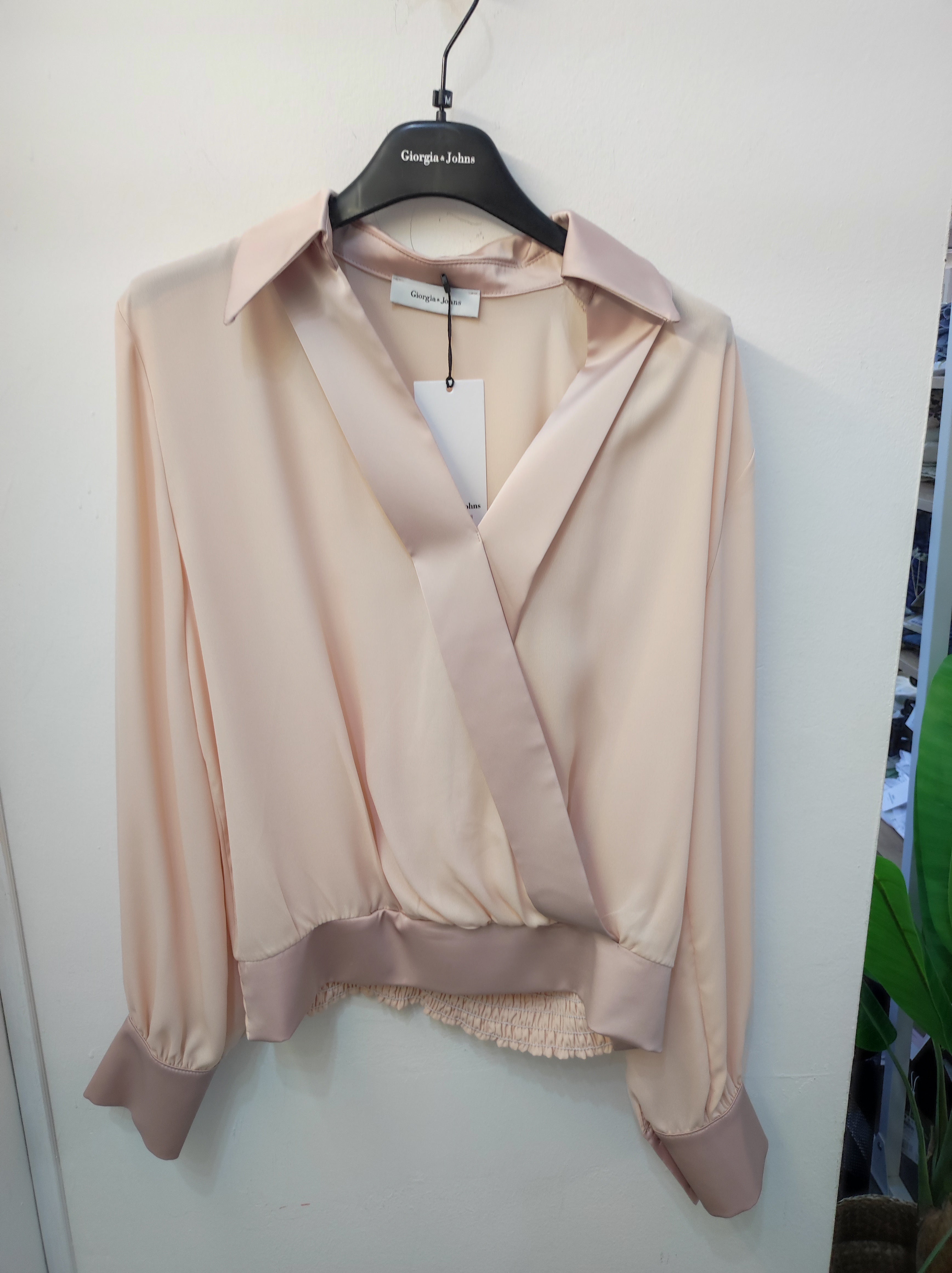 Blusa incrociata cipria