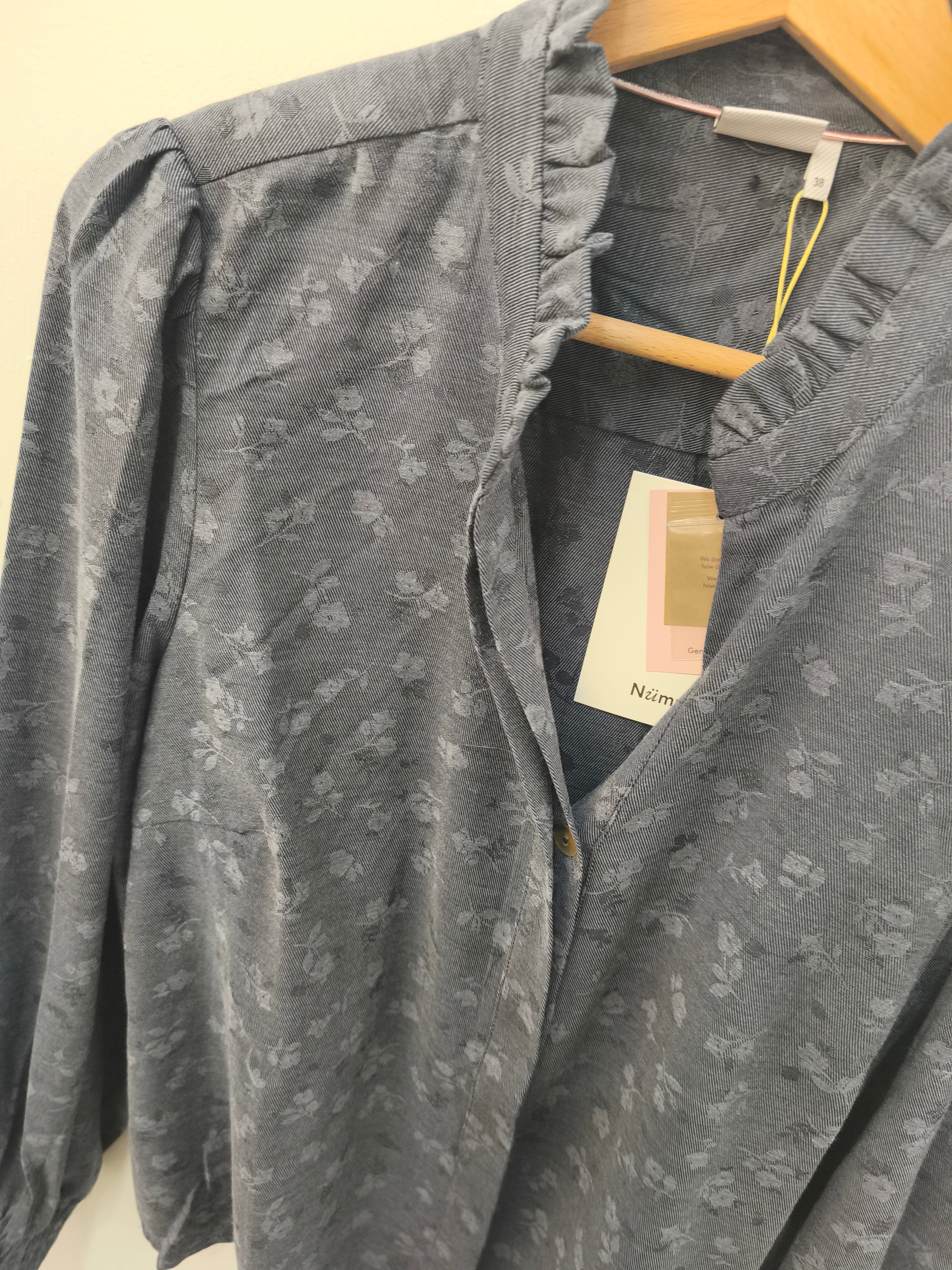 Camicia jeans e fiori NUMPH