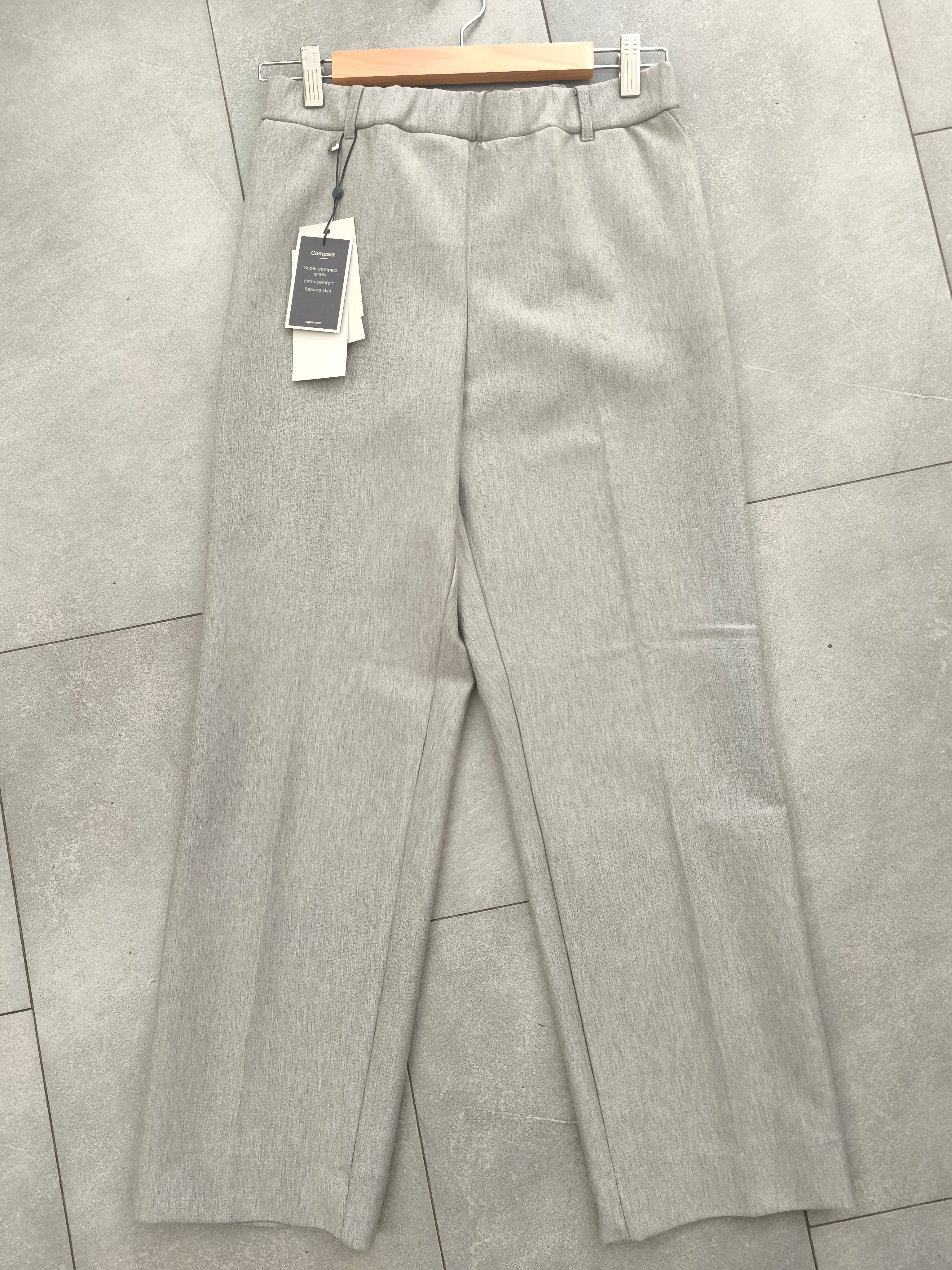 Straight ragno grigio